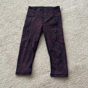 Lululemon Outrun 17" Crop - Shatter Weave Dust Coral Plum / Black - 4